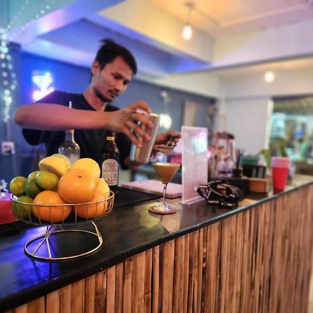 Tiki Tribe Bar & Hostel เกาะเต่า ภายนอก รูปภาพ