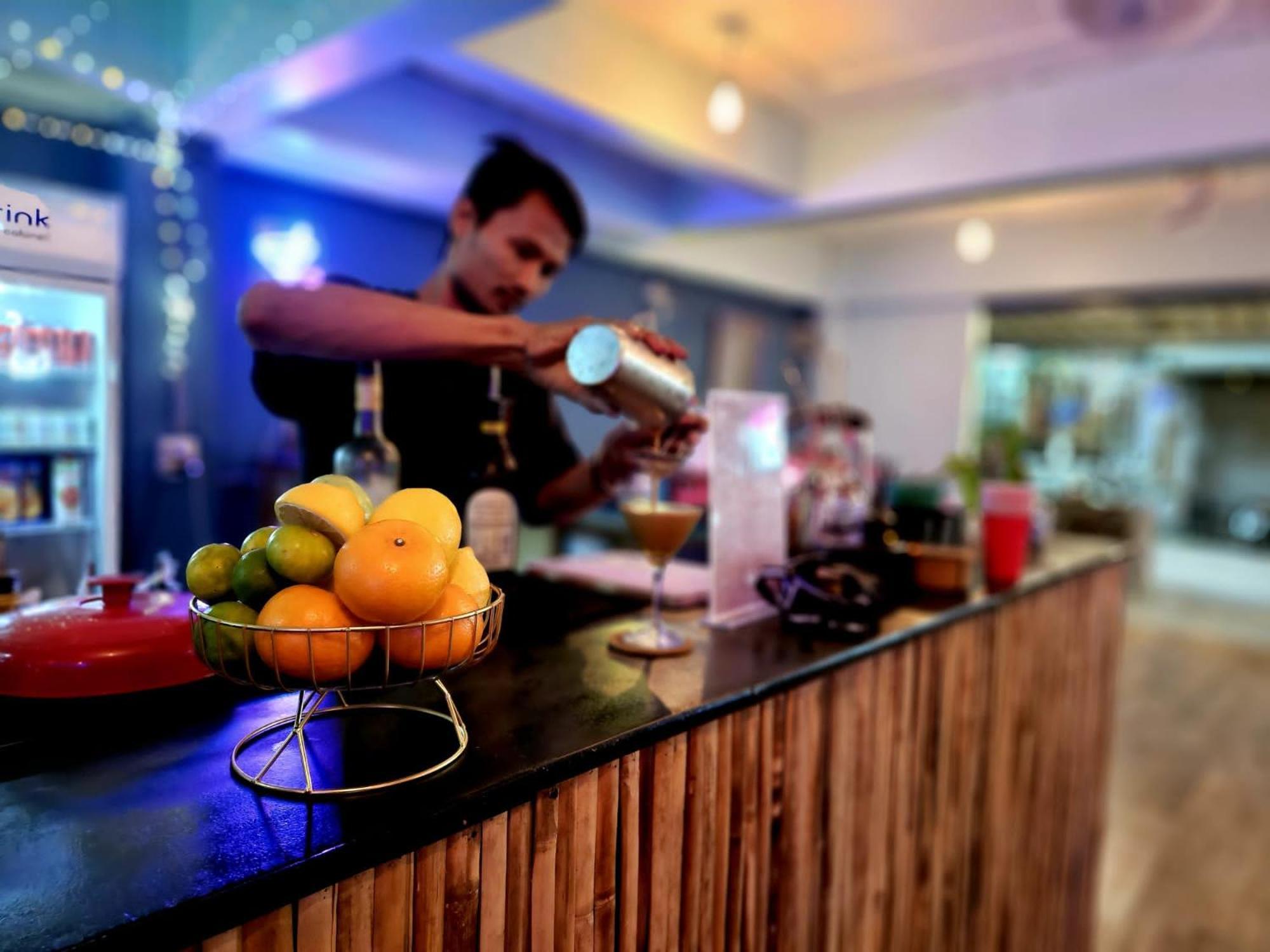 Tiki Tribe Bar & Hostel เกาะเต่า ภายนอก รูปภาพ