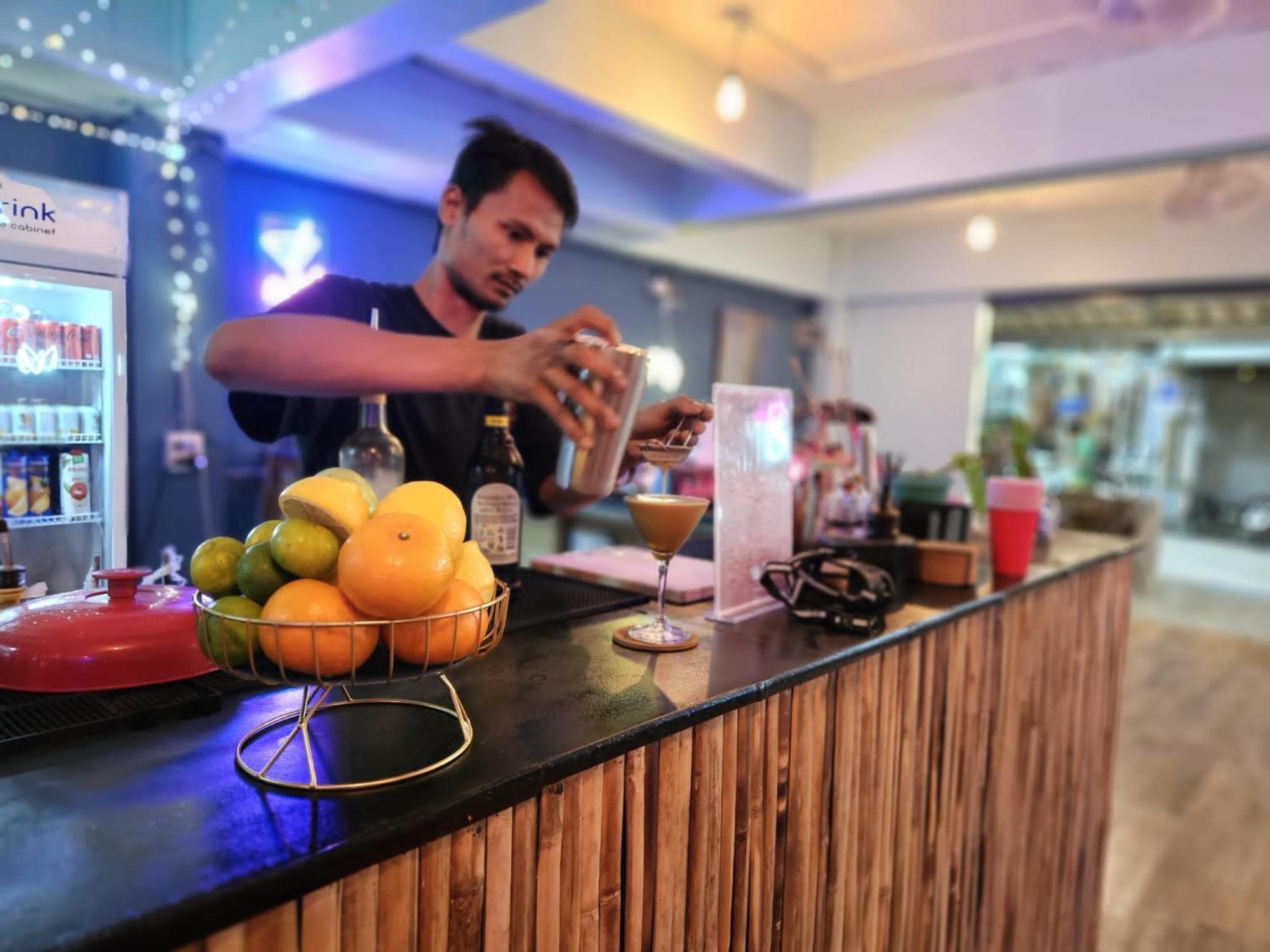 Tiki Tribe Bar & Hostel เกาะเต่า ภายนอก รูปภาพ