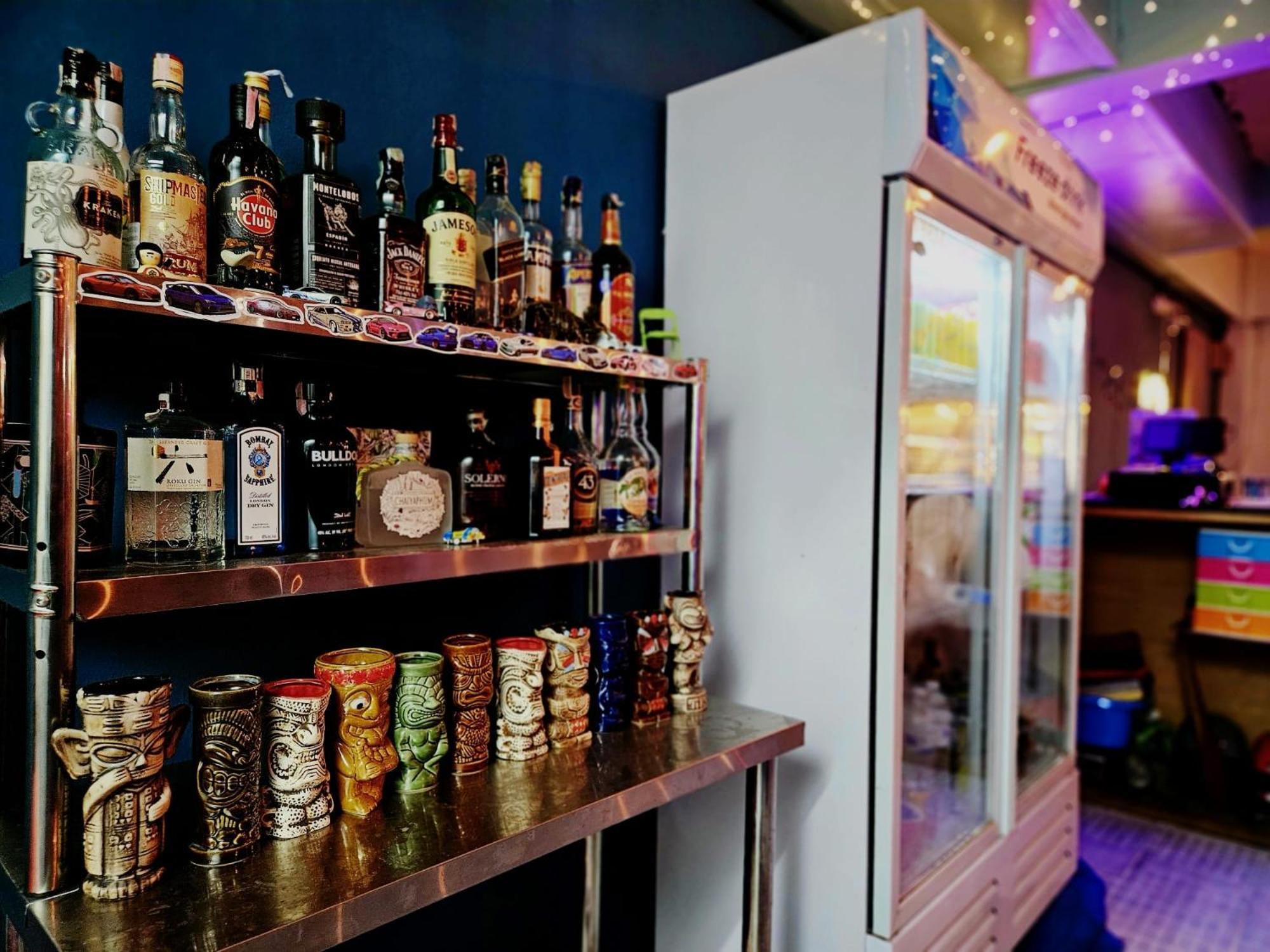 Tiki Tribe Bar & Hostel เกาะเต่า ภายนอก รูปภาพ