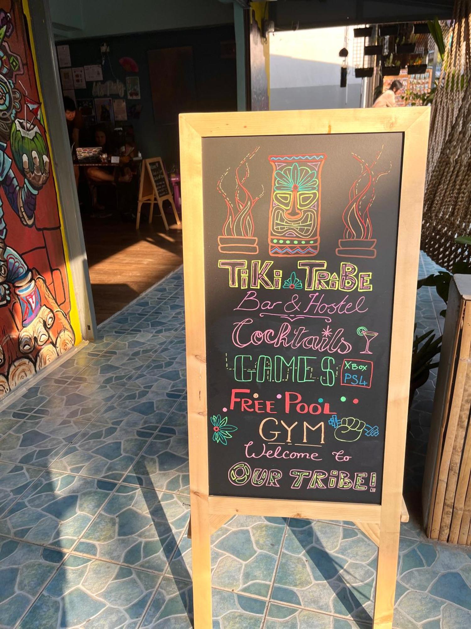 Tiki Tribe Bar & Hostel เกาะเต่า ภายนอก รูปภาพ