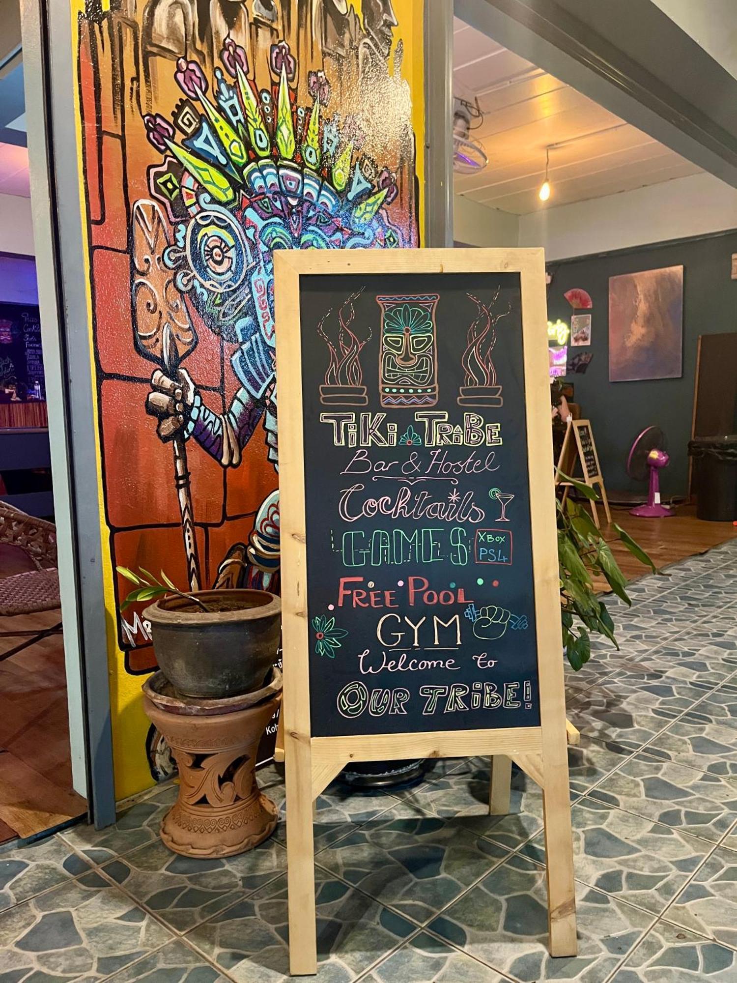 Tiki Tribe Bar & Hostel เกาะเต่า ภายนอก รูปภาพ