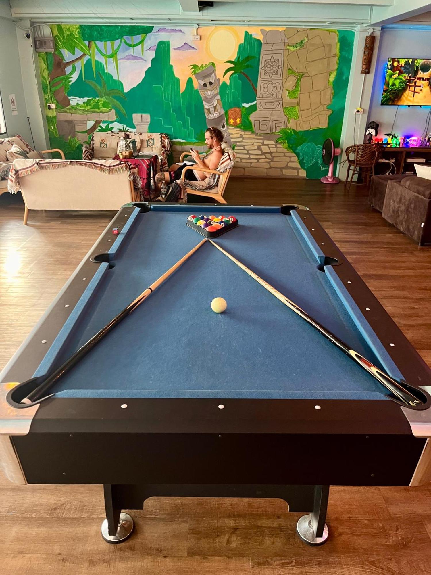 Tiki Tribe Bar & Hostel เกาะเต่า ภายนอก รูปภาพ