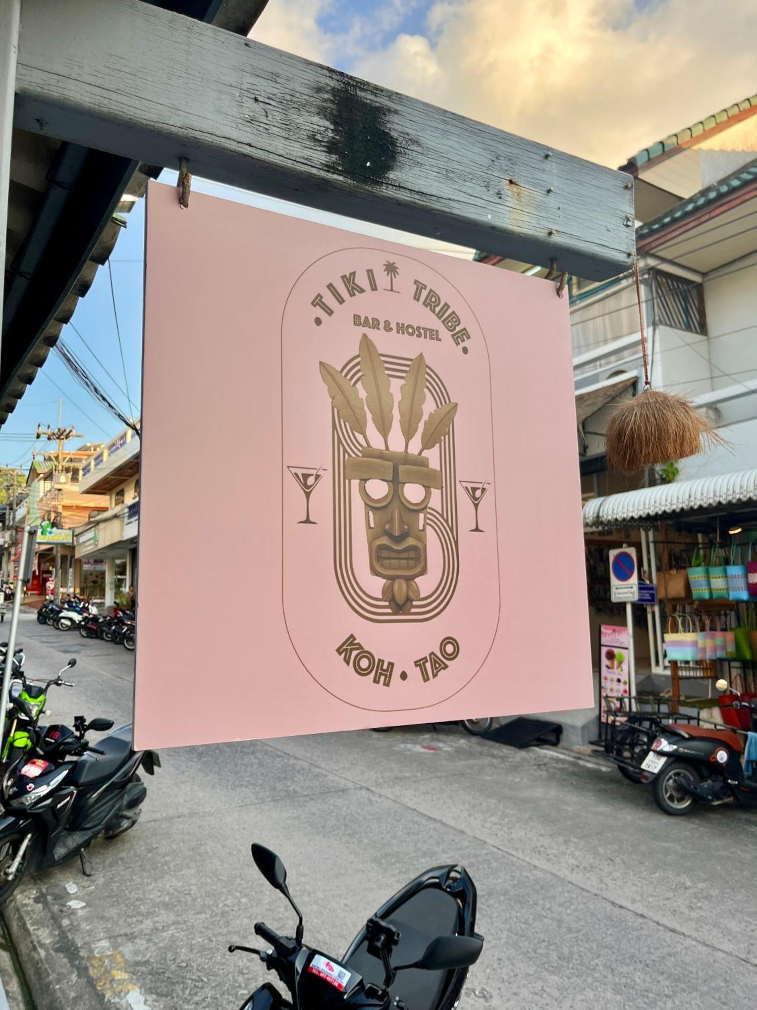 Tiki Tribe Bar & Hostel เกาะเต่า ภายนอก รูปภาพ